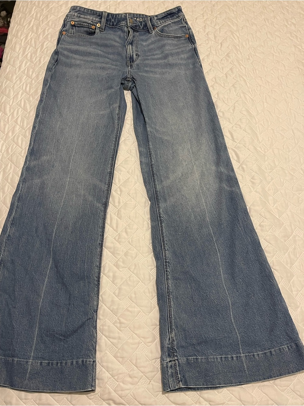 American Eagle Outfitters high-rise flare. stretch Women size 6 X-Long